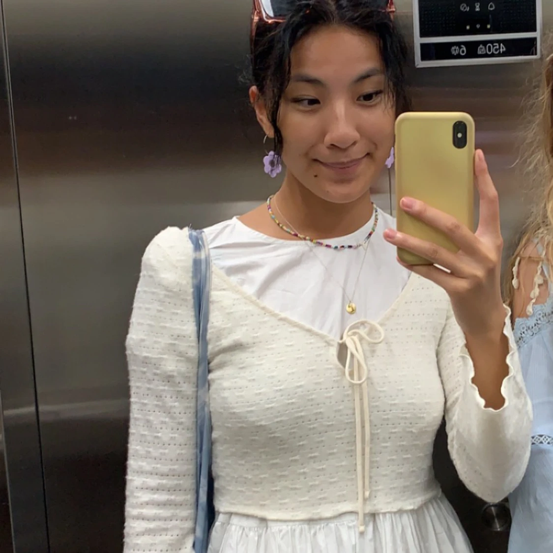 Topp med utsvängda ärmar