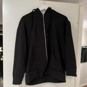 Ziphoddie - Svart ziphoddie från lager 157, stl S, fint skick.