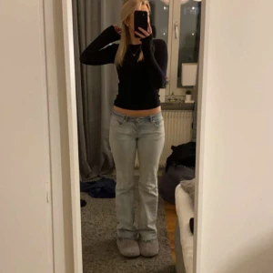 Lågmidjade jeans - Jättefina lågmidjade jeans från nakd stl 34💕skriv privat vid intresse!