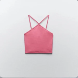 Zara pink top - Linnet är knappt använt och är från förra sommaren. Väldigt stark skrikrosa. Nypris va 150 från zara. 