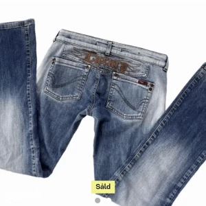 Only jeans  - Fina jeans från onlyjeans i stlk 36,32. Första bilden lånad från personen jag köpte jeansen från förut❤️ Betalning med swish