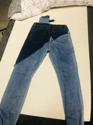 Jeans & byxor  - Jätte kön byxa. Och den passar xs / s 