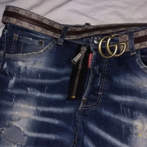 Dsquared2 Jeans - Äkta Dsquared2 byxor i mycket bra skick. Stolek M