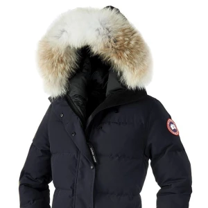Canada Goose  - Canada Goose Shelburne jacka i storlek M.  Jackan är i mycket fint skick utan några defekter eller slitage.  Nypris 12890 kr. Kvitto finns kvar.  