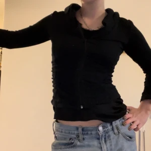 Svart zip up! - Svart zip up!❤️kan posta 