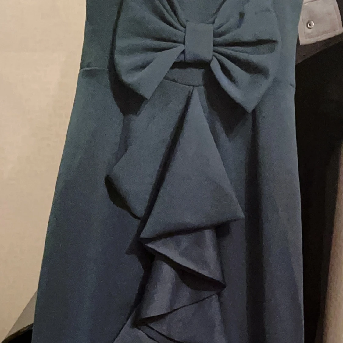 En fint enkelt festklänning lång  - 90