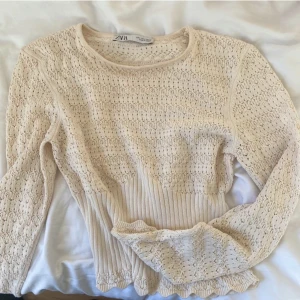 Topp från zara - Söt topp från Zara i storlek Small💖🫶🏽