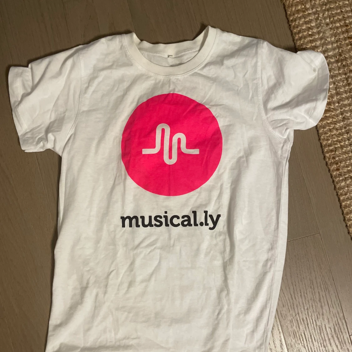 Oanvänd Musically t shirt!! - 90