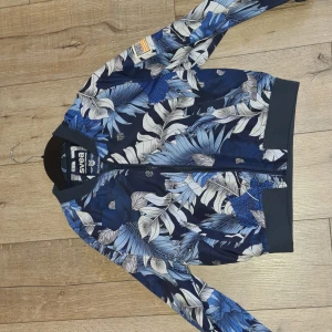 Bomberjacka svea strl S - Somrig bomberjacka från svea i strl S