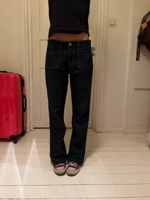 Lågmidjade jeans - Lågmidjade lite baggy jeans från Diesel i storlek 29. Mörkblå färg. Knappt använda.  Köparen står för frakten. Skriv vid intresse🫶🫶