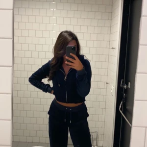 Juciy dress - Den helt ny om du intresserad de bara skriva!