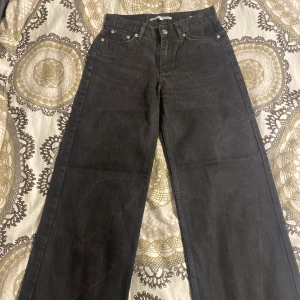 Widén leg jeans - Snygga junkyard byxor stl 26