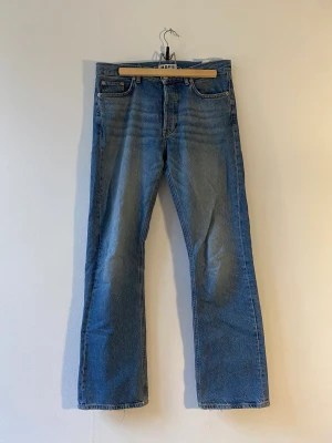 Hope Rush jeans 28/29 - Bra skick Känns mer som 29  Är 180 sitter bra  