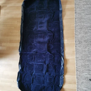 Luftmadrass  - Luftmadrass för en person. Pump medföljer ej. 