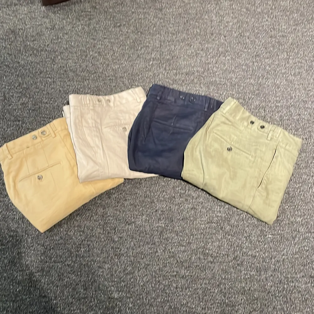 Schyssta smalare linne/bomulls brallor. 4 färger, 250kr per bralla. Alternativt 800kr för alla 4 . Jeans & Byxor.