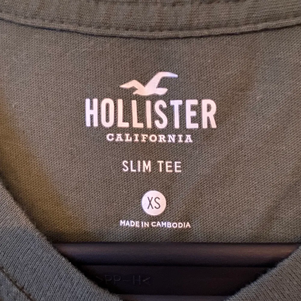 grön t-shirt från hollister i bra skick💛. T-shirts.