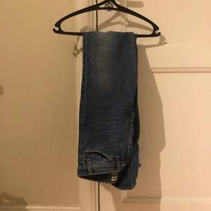 Acke jeans, Normal Weist i storlek 27/34. Säljer pga att dom inte passar mig längre. 250 + frakt (pris kan diskutera vid snabb affär) 