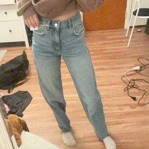 Jeans carlings  - Köpte dessa jeans för 400kr på rea men kostar 599 nya. Köpte för cirka 1 månad sen och är använda 1 gång och prislappen sitter kvar. Kvitto finns även. 