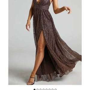 Balklänning  - Har köpt en annan balklänning, så säljer denna som inte gick o lämna tillbaka💗 från Showpo. Inressekoll