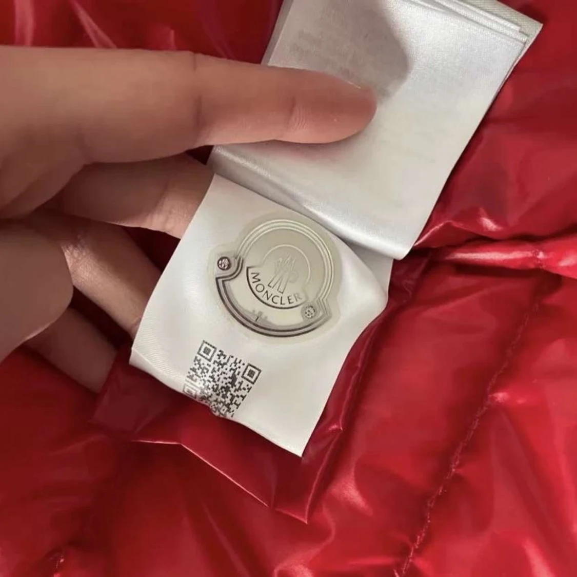 Moncler väst köpt från Farfetch  - 90