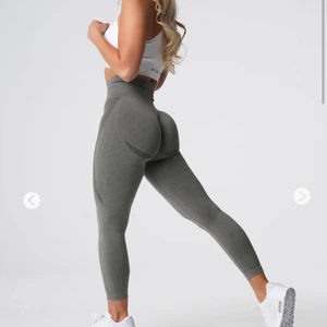 Nvgtn tights - INTRESSEKOLL ! på mina nvgtn tights som endast är använd en gång. Hör av er om ni är intresserade, säljer endast vid priset jag angett eller högre bud. 