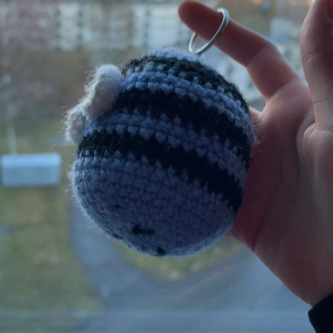 En liten blå virkat bi! 🐝 - 91