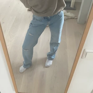 90ts low waist jeans! - Low waist jeans, aldrig använda, strl 36. Skriv för mer info