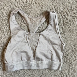 Sport topp - Sportbh! Har bra stöd och är skön. Storlek S