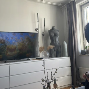 En naken kvinna  - Fin och svart snygg och smal 