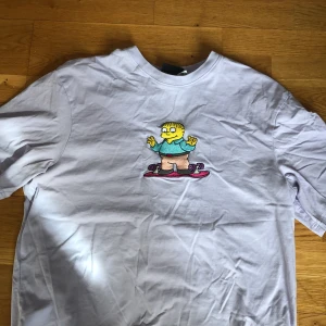 T shirt H&M strl M - Inte använda mycket alls, lite skrynklig men går ju o strycka:) Den e ganska lång då den e från herravdelningen. 