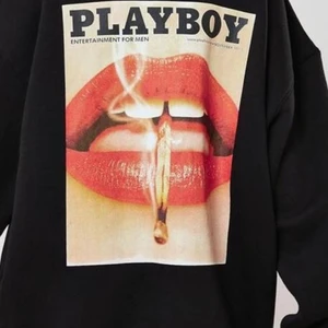 Playboy hoodie - Storlek 36, fint skick passar någon bra som är i S/M. Hör av er för mer bilder❣️❣️