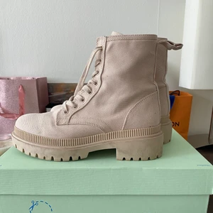 Beige boots  - Beige combat boots from hm worn a few times but in good condition size 38