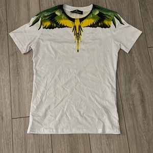 Marcelo Burlon T-shirt  - Marcelo burlon T-shirt ny och oanvänd i storlek S