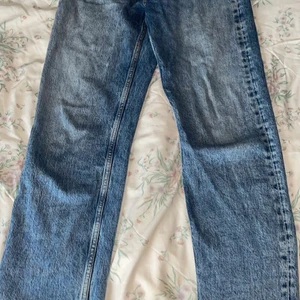 Gant jeans  - Hej säljer demma fina gant jeans för 350 köptes för 700 😻 Dem sitter väldigt fint på.. säljer dem pga att jag har storlek xs och demma e storlek M och är förstora 