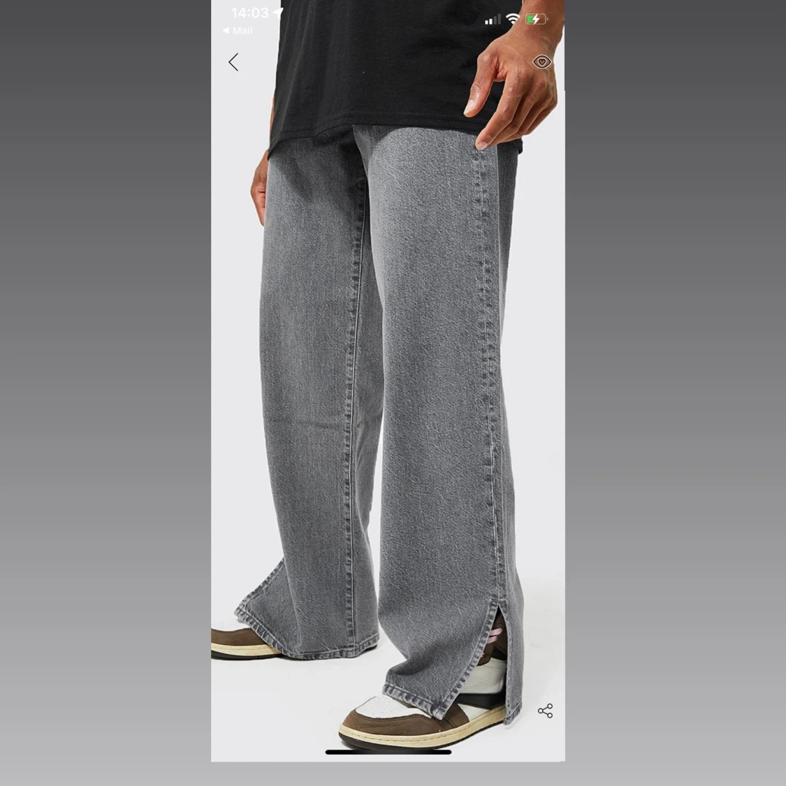 Byxor med klippt ben.