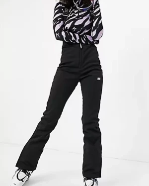 Snygga täckbyxor skidbyxor asos - Snygga täckbyxor från ASOS! Storlek 36. Bra längd på mig som är 1.68. Nypris ca 1000kr, sparsamt använda:) fraktkostnad 59