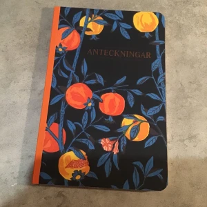 Helt nytt anteckningsblock  - FRAKT: 45kr -perfekt till skolan!