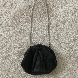 Black leather bag  - Bkack nice leather bag 