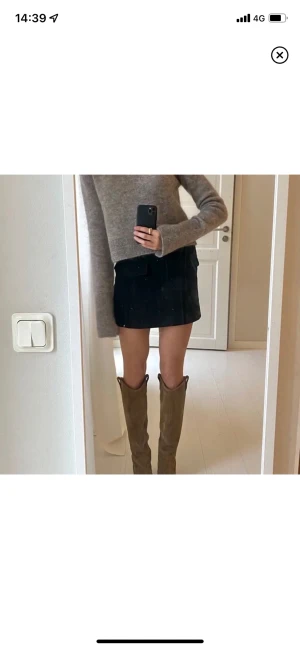 Zara kjol - SÖKER!! Hör gärna av er till mig om ni säljer denna i storlek S/M💓💓