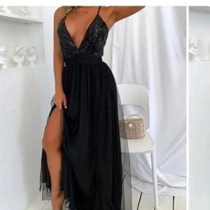 Balklänning - Superfin balklänning som endast är använd en gång utan några fel. Passar en M/L