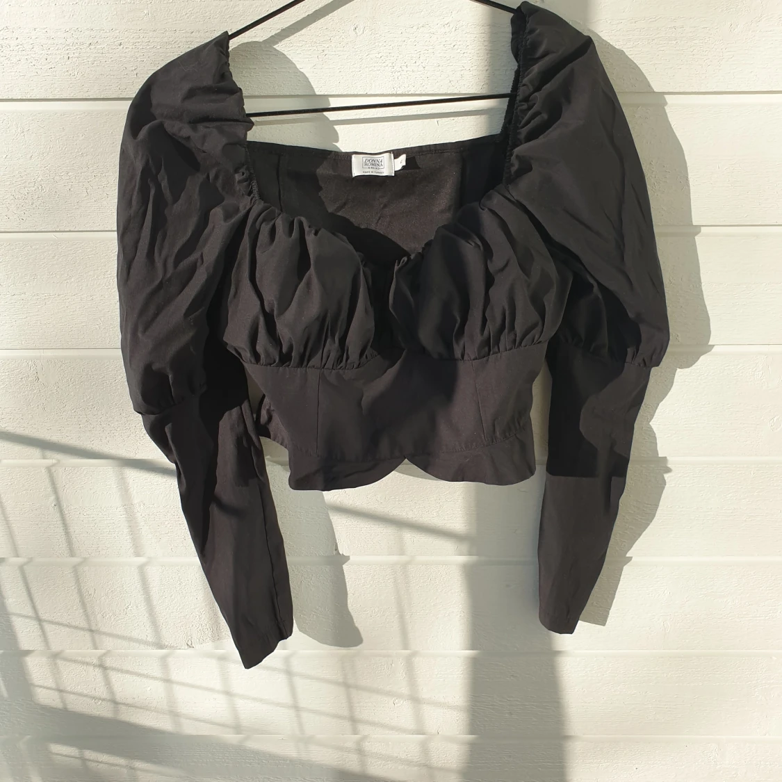 Kort Topp med Puffärm Strl. 42 (Ny!)