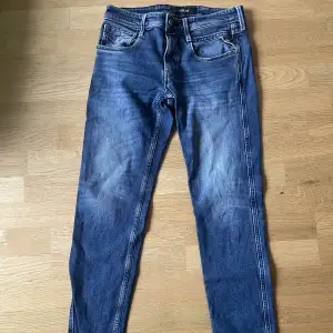 Stilrena jeans från Replay!  30/ 30 
