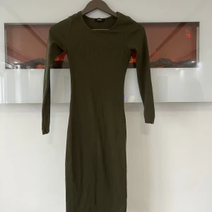 stretchig klänning  - stretchig klänning 