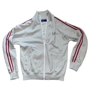 Fred perry track top - Snygg fred perry track top i top cond 9/10, S-XS i storlek