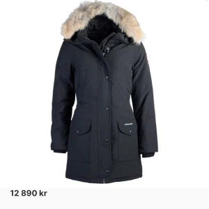 Canada goose trillium parka - Söljer min jacka då jag inte andvänder den, den är lite sliten i muddarna men det går att fixa hos skräddaren frö 200kr kan tänkas ig att gå ner i pris vid snabbaffär