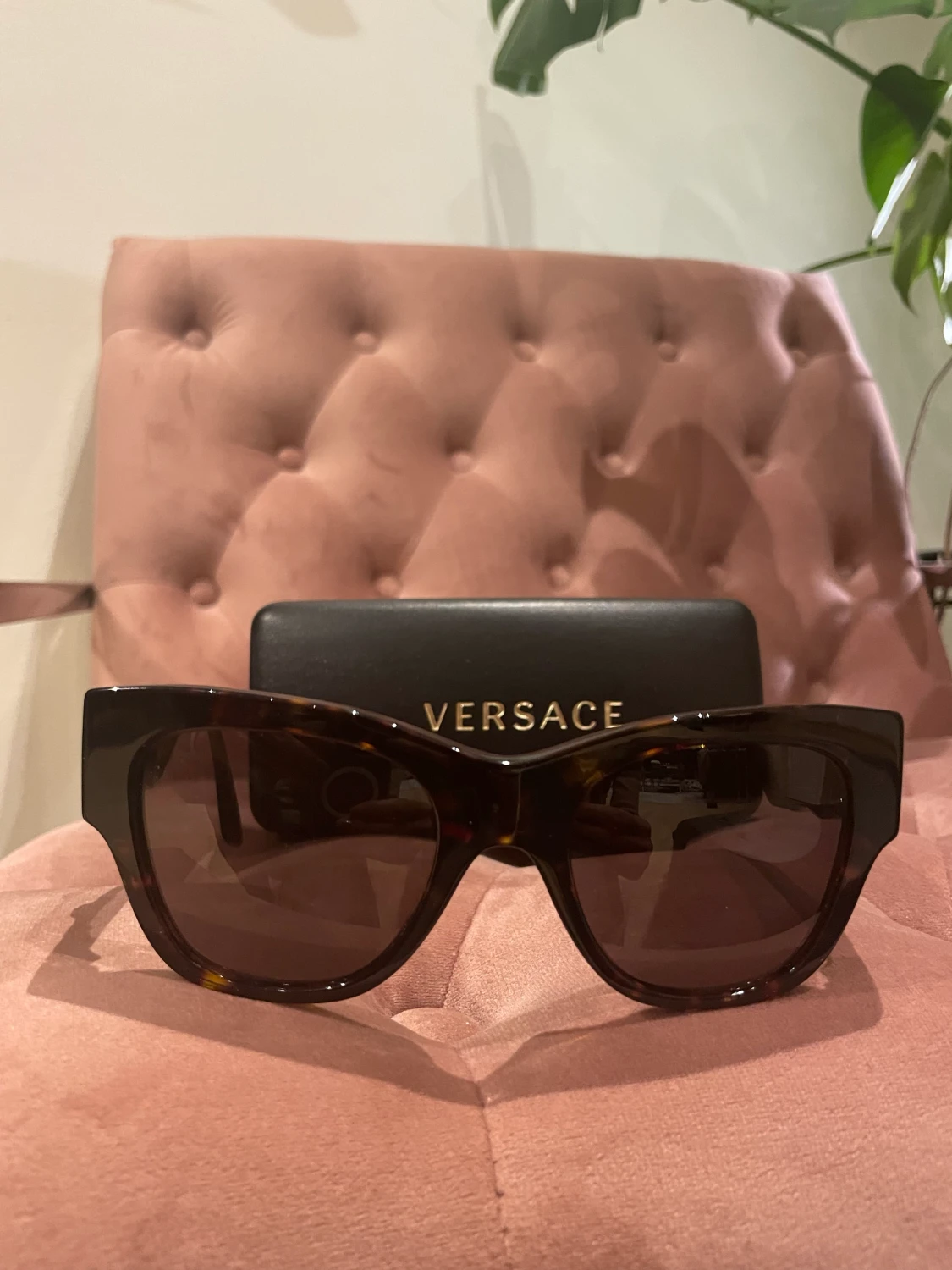 Versace solglasögon  - 90