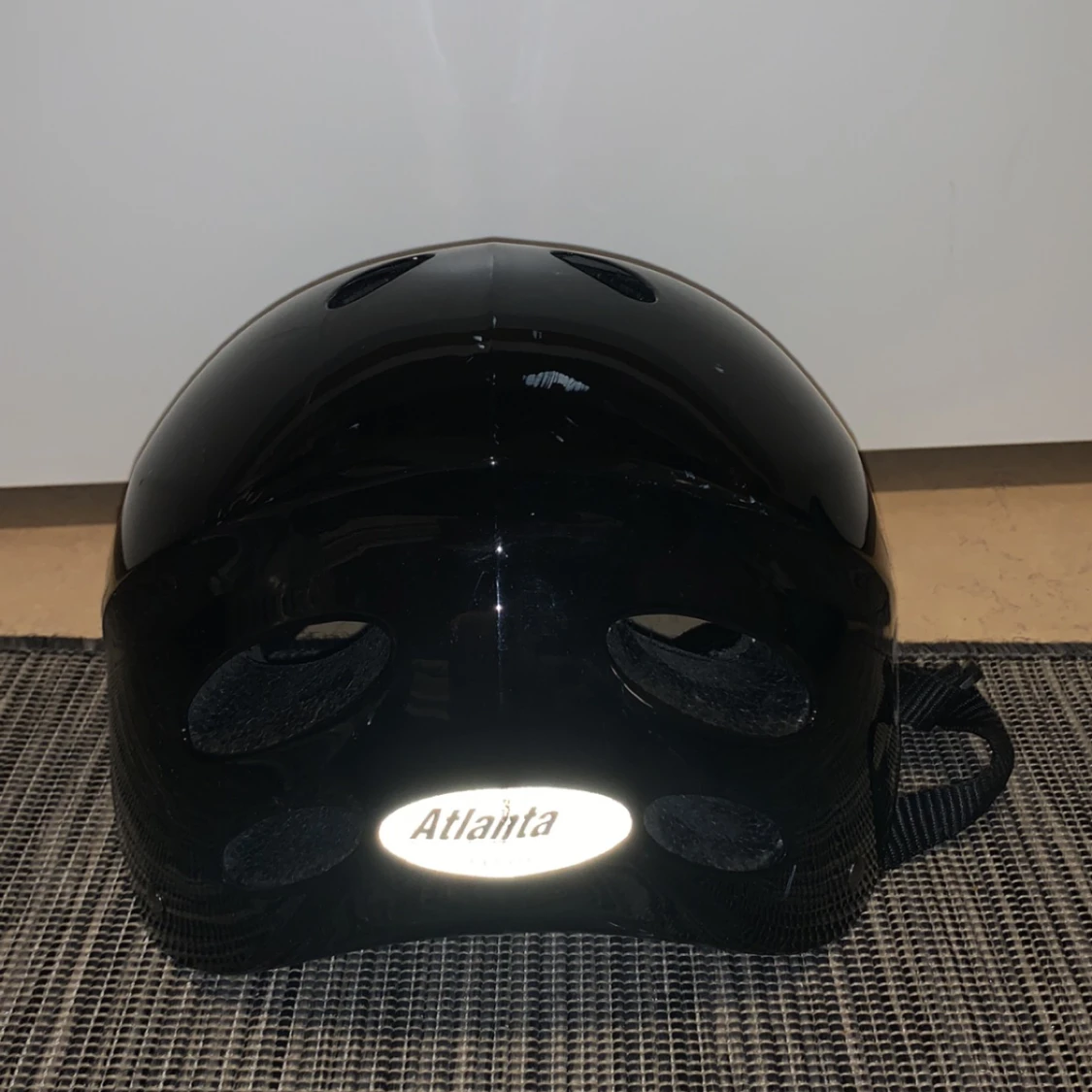 Svart Hjälm M/L - 90