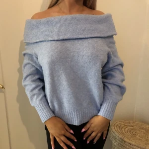 Snygg blå stickad  - Ifrån hm 