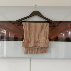 beige stretchig kjol  - beige stretchig kjol 