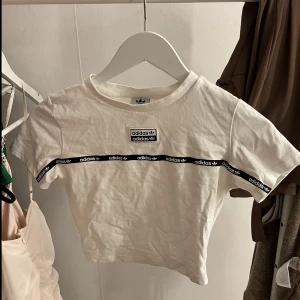 Adidas T-shirt  - Oanvänd 